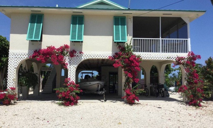 Little Torch Key House | Experience Oceanfront Bliss with Private Pool & Kayaks