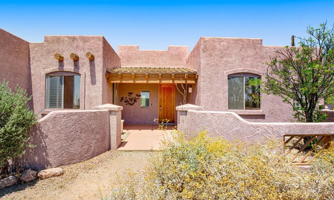 Gold Canyon House | Discover Stargazer Hideaway: Family & Pet Friendly Retreat