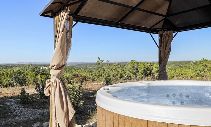 Dripping Springs House | Stargazer Ranch House Haven: Unforgettable Views Await