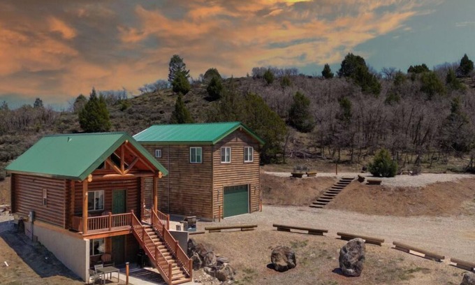 Alton Cabin | Pet-Friendly Woodland Cabins with Kitchen & Breakfast Included