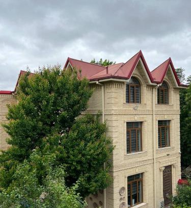 Samarkand House | Discover Stariy Marokand: Guest Rated 9.8 with Great Amenities