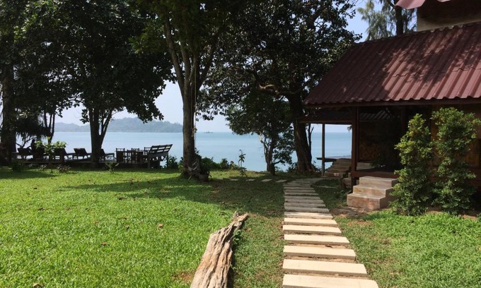 Ranong House | Discover Starlight Beach Resort: Oceanfront Bliss Awaits