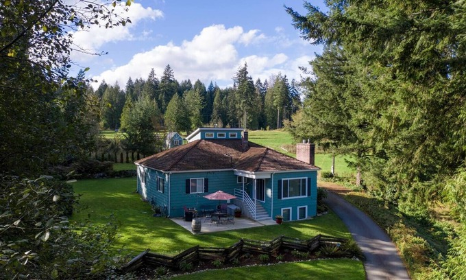 Mill Creek House | Unforgettable Starlight Cottage: Cozy Getaway with Spa