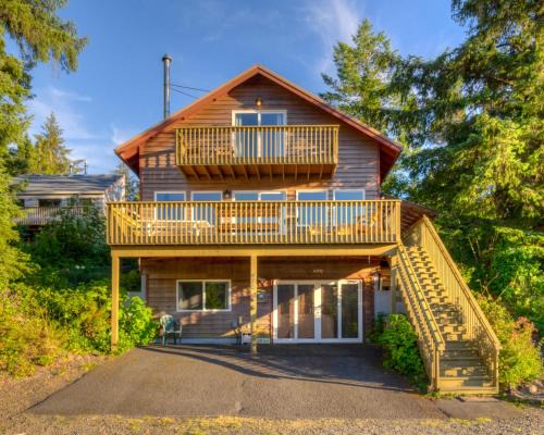 Manzanita House | Cozy Starlight Hideaway: Pet-Friendly Retreat Awaits You
