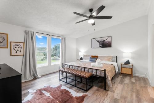 Canyon Lake House | Discover Starlight Horizon K - A Pet-Friendly Retreat