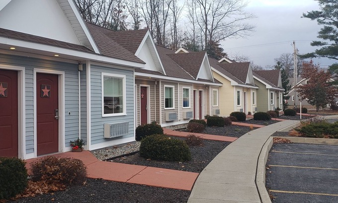 Malletts Bay Hotel | Exceptional Starlight Inn: Family-Friendly with Breakfast
