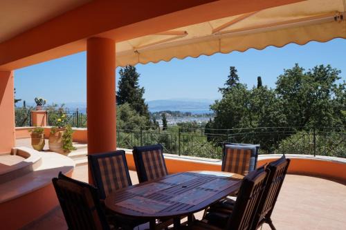 Gouvia Apartment | Exceptional StarLight SeaView: Family-Friendly Getaway