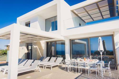Adelianos Kampos Villa | Cozy StarLight Villa Tropea - 4BD, Steps from the Beach