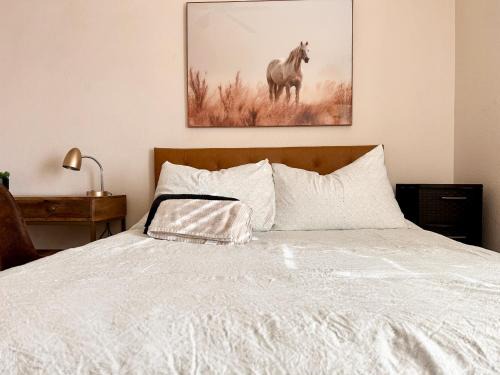 Hemet House | Relaxing Sunset Valley Room Near Wineries - Family Friendly