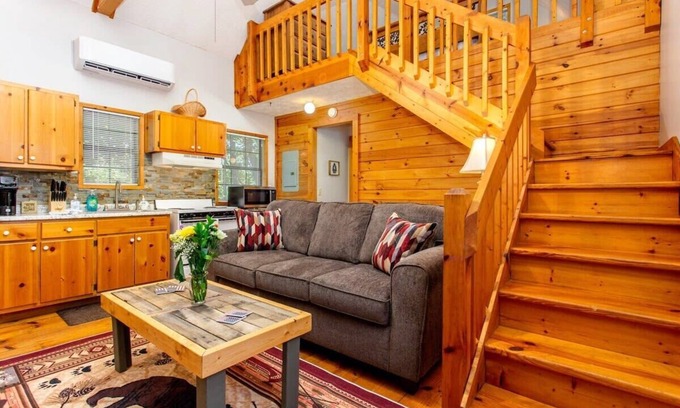 Ellijay Cabin | Cozy BlackBear Bungalow with Firepit and Hiking Trails