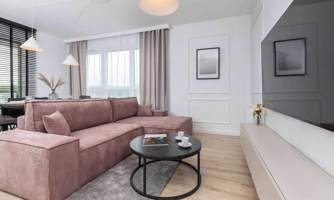 Nowy Port Apartment | Stylish 2-Bedroom Apartment with Parking & Balcony in Gdańsk