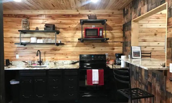 Monroe House | Experience Starr by Night: Family-Friendly Comfort Awaits