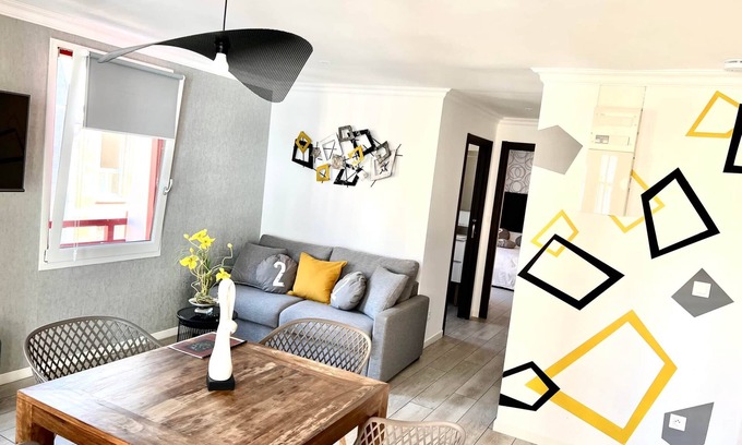 Mers-les-Bains Apartment | Starry Dreams: Pet-Friendly Oasis with Oceanfront Views