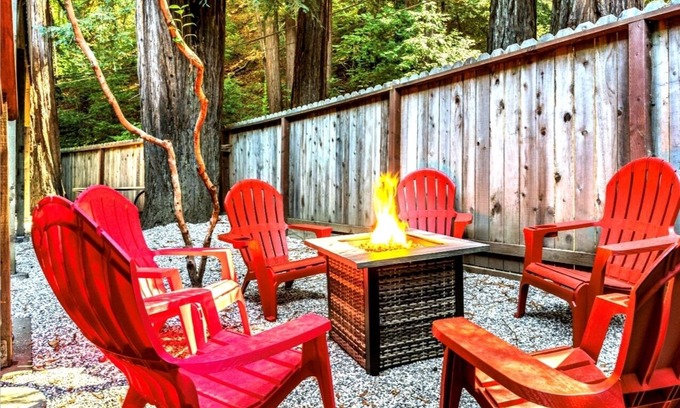 Forest Hills House | Unforgettable Starry Nights: Family Fun Near the River