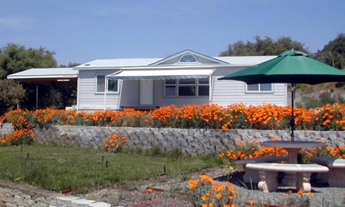 Squaw Valley House | StarryOaks Cottage: Pet Friendly & Ocean View Retreat