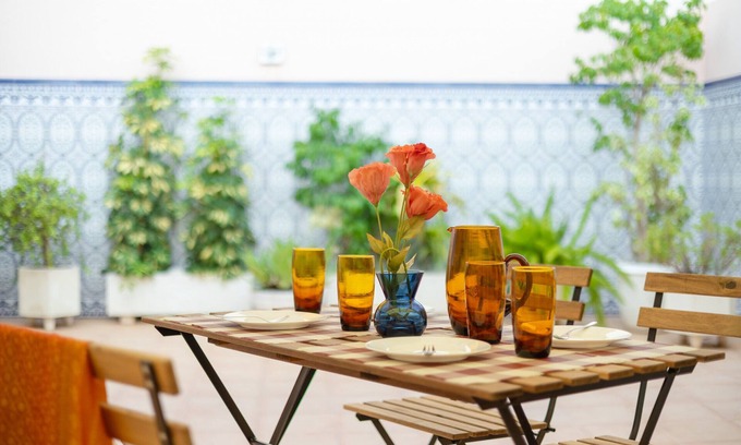 Elche Apartment | Relax at Stars Courtyard by Fidalsa with Pet-Friendly Amenities
