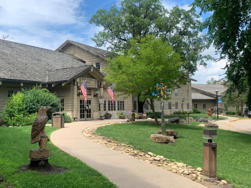 Oglesby Hotel | Starved Rock Lodge