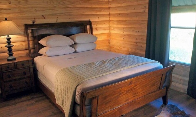 Cat Spring Cabin | Cozy StarView Cowboy Cabin with Private Hot Tub & Ocean View