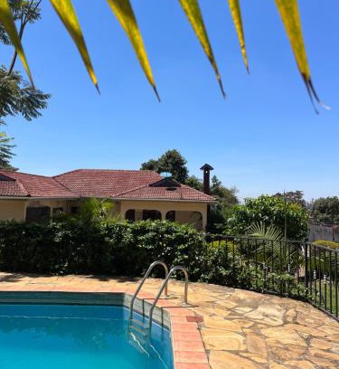 Arusha Bed & Breakfast | Discover Stasumo House Arusha with Ocean View & Pool