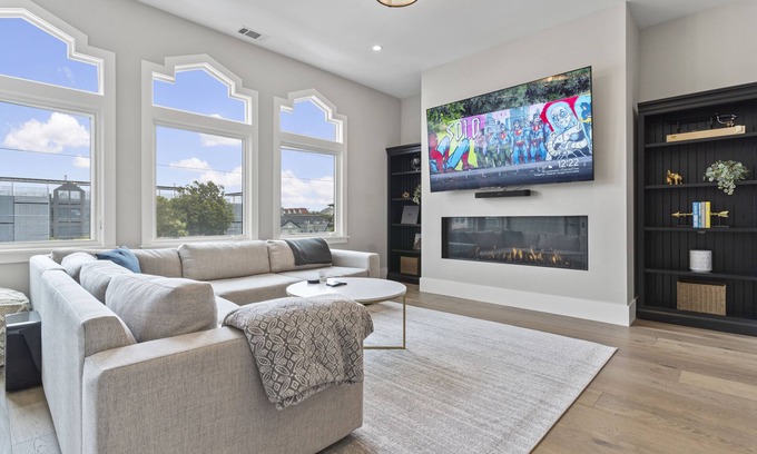 Cow Hollow Condo | Modern Newly Renovated Cow Hollow Apartment with Kitchen