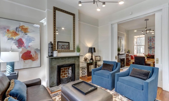 Historic District - North House | Elegant State St Victorian: Pet Friendly & Steps to Broughton