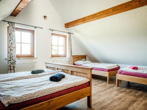 Valasska Bystrice Apartment | Tranquil Statek Humenec: Pet-Friendly Retreat by the Forest