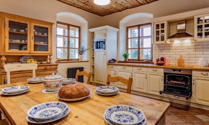Nove Chalupy Apartment | Discover Statek U Medvěda: Pet-Friendly Oceanfront Retreat