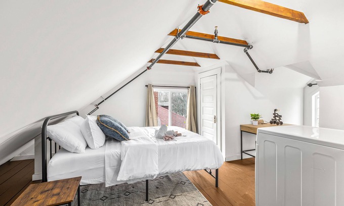 Detroit Apartment | Premier Studio Apartment with Kitchen & Pet-Friendly Perks