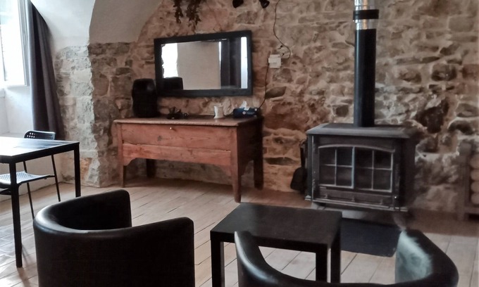Saint-Laurent-le-Minier Apartment | Romantic Retreat with Ocean View and Spa Amenities
