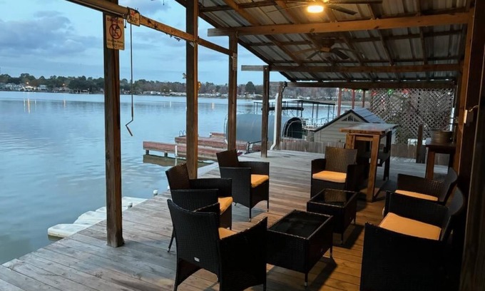 Willis House | Modern Lakefront Retreat in Willis, Texas - Rated 9.4/10