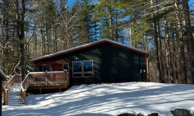 Monterey Cottage | Experience Beaver Lodge: Pet-Friendly Retreat with Lake Views