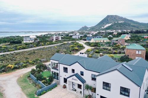 Betty's Bay House | Budget-Friendly Stay at Friends Economic Rooms with Ocean View