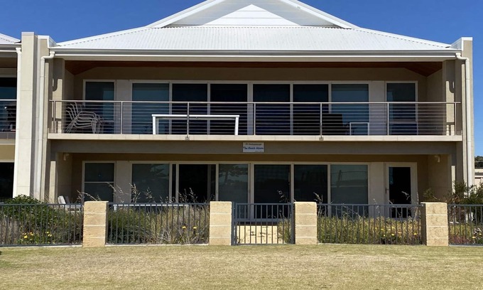 Jurien Bay Villa | Unforgettable Getaways at The Beach House with Ocean Views