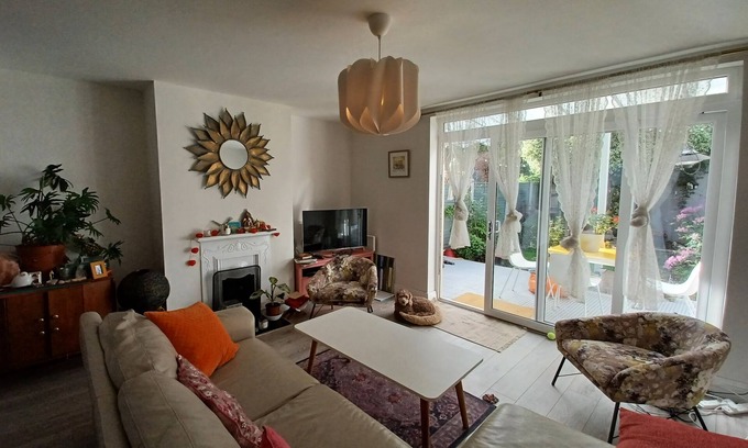 Dublin House | Experience the Best of Dublin at Yogis 3 Bed House