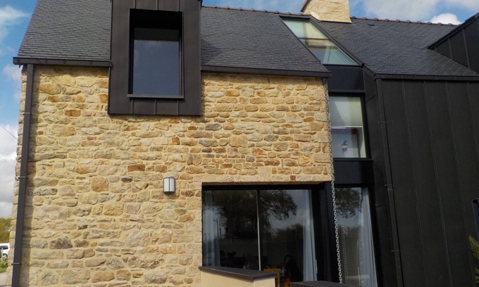 Ploeren House | Relax at Stay Between Land and Sea with Oceanfront Views