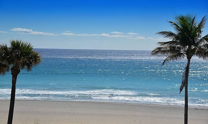 Boca Raton Apartment | Relax Near Boca Raton Beach – Pet-Friendly & Pool Access