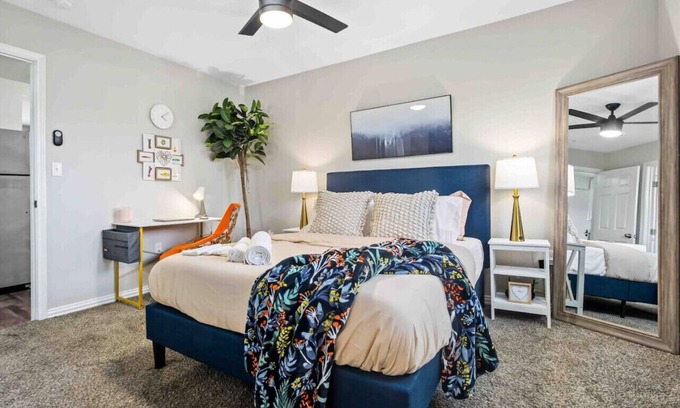 Central Arlington Apartment | Prime Location 1BD Unit: Perfect for Families and Pets!