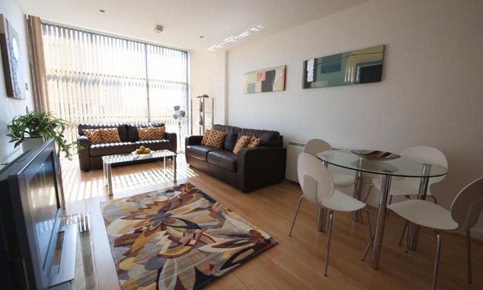 Castlefield Apartment | Discover Deansgate Apartments: 4-Star Stay with Breakfast