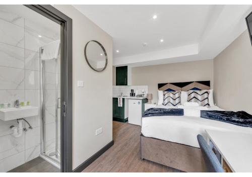 Shacklewell Apartment | Explore the City from Our Convenient Studio Retreat