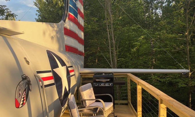 Deerbrook House | Experience History in a 1941 WWII Douglas DC-3 Airliner