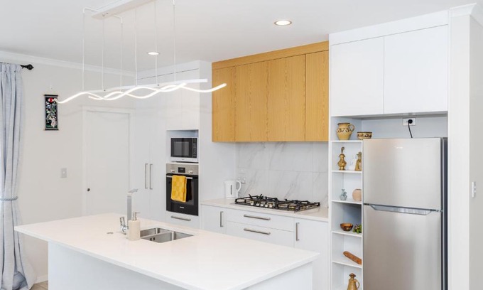 Hamilton House | Discover a Newly Built House for Your Family Getaway