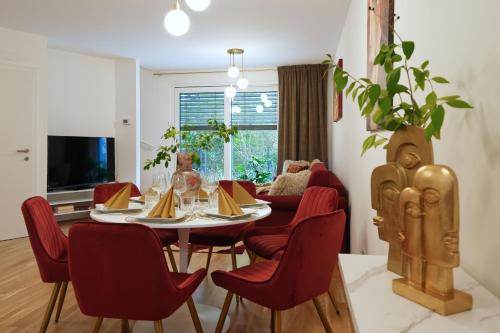 Donaustadt Apartment | Stay in style at "Carl's Design Residences" - Modern design meets green comfort l free parking & great connection to city center