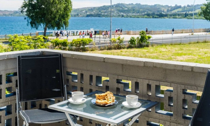 Taupo Apartment | Stay in town with Wi-Fi