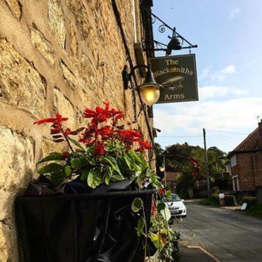 Westow House | Discover Comfort at Westow: Family-Friendly Getaway