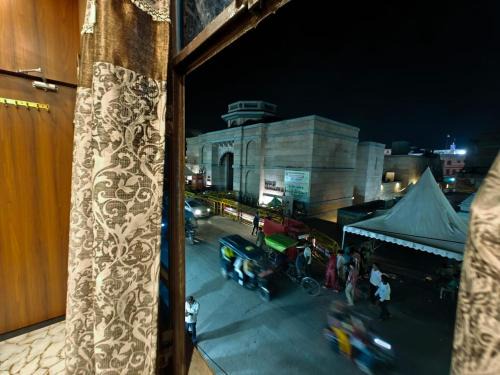 Varanasi House | Stay Kailash -Vishwanath Temple View