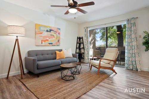 Northwest Hills Village House | Enjoy King Suite Bliss and Poolside Fun in Austin!