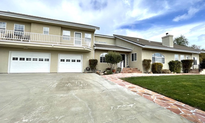 Paso Robles House | Experience Vineyard Retreat Just Steps from Downtown Paso Robles