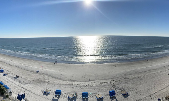 North Redington Beach Condo | Experience Beachfront Bliss with Ocean Views and Spa Access