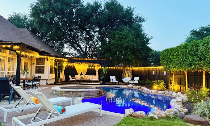 Frisco House | Stay & Play, Luxury Frisco Home w/Saltwater Pool + FREE heated Spa