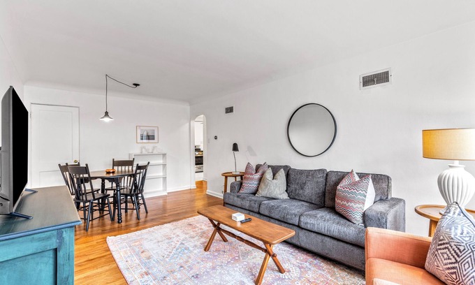 Bella Villa House | Cozy 2-Bed House in STL with Fenced Yard & Pet-Friendly